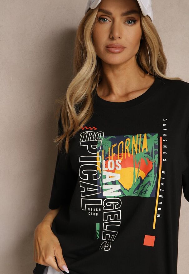 Renee - Czarna Koszulka T-shirt z Bawełny Zdobiona Oryginalnym Nadrukiem Savindrae. Okazja: na co dzień. Kolor: czarny. Materiał: bawełna. Wzór: aplikacja, nadruk. Styl: klasyczny, elegancki, casual