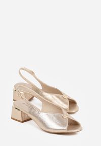 Born2be - Złote Sandały na Obcasie ze Skórzaną Wkładką i Cyrkoniami Vylyra. Okazja: na co dzień. Zapięcie: sprzączka. Kolor: złoty. Materiał: skóra. Wzór: aplikacja. Obcas: na obcasie. Styl: casual, klasyczny. Wysokość obcasa: średni #9
