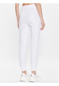 Armani Exchange Spodnie dresowe 3RYP85 YJ3NZ 1000 Biały Regular Fit. Kolor: biały. Materiał: bawełna