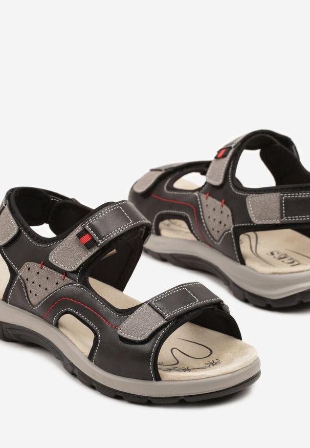 Born2be - Czarne Sandały Vices w Sportowym Stylu Zapinane na Rzep Tanindra. Okazja: na plażę, na spacer. Zapięcie: rzepy. Kolor: czarny. Styl: sportowy