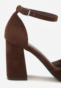 Born2be - Brązowe Czółenka z Imitacji Zamszu na Słupku z Noskiem w Szpic Violetto. Okazja: na co dzień, na spotkanie biznesowe, do pracy. Zapięcie: pasek. Kolor: brązowy. Materiał: zamsz. Obcas: na słupku. Styl: casual, biznesowy, elegancki, klasyczny. Wysokość obcasa: średni #3