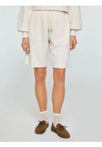 Big-Star - Szorty damskie dresowe z wiskozy kremowe Lunaras 102. Kolor: kremowy. Materiał: wiskoza, dresówka. Styl: elegancki, klasyczny #1