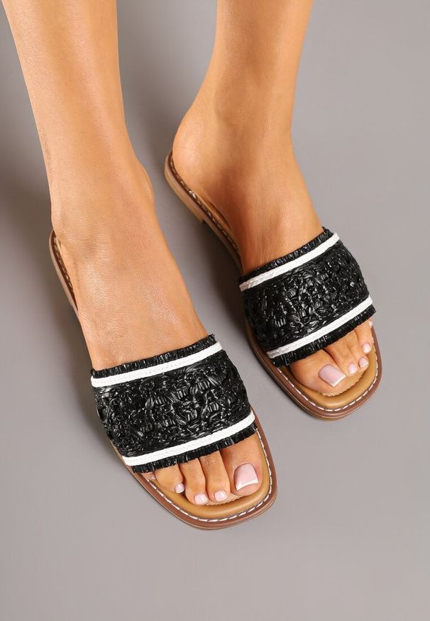 Born2be - Czarne Klapki w Stylu Boho Nimietta. Okazja: na co dzień. Kolor: czarny. Wzór: paski, aplikacja. Sezon: lato. Obcas: na obcasie. Styl: boho
