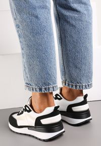 Renee - Czarno-Białe Sznurowane Sneakersy z Materiałowymi Wstawkami Aneril. Kolor: czarny. Materiał: materiał #5
