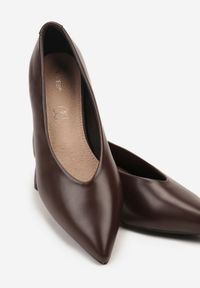 Renee - Brązowe Czółenka na Słupku Vices ze Skórzaną Wkładką Alinire. Kolor: brązowy. Materiał: skóra. Obcas: na słupku. Styl: elegancki #7