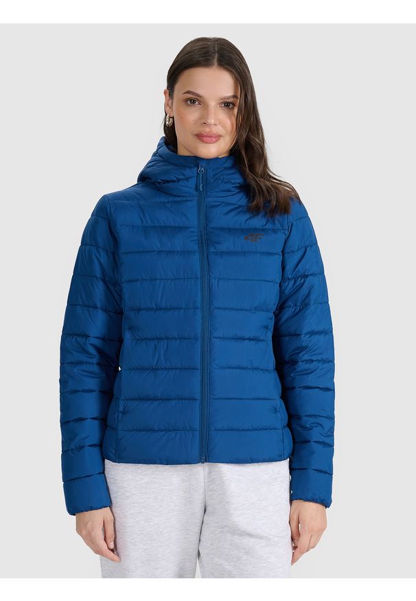 4f - 4F Kurtka puchowa z wypełnieniem syntetycznym damska - granatowa XL. Okazja: na co dzień. Typ kołnierza: kołnierzyk stójkowy, kaptur. Kolor: niebieski. Materiał: puch, syntetyk. Długość: długie. Styl: casual, klasyczny, sportowy