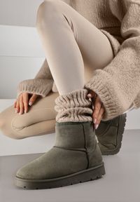 Born2be - Ciemnozielone Wsuwane Śniegowce do Kostki z Imitacji Zamszu Atuvitta. Okazja: na co dzień. Zapięcie: bez zapięcia. Kolor: zielony. Materiał: zamsz. Styl: casual #4
