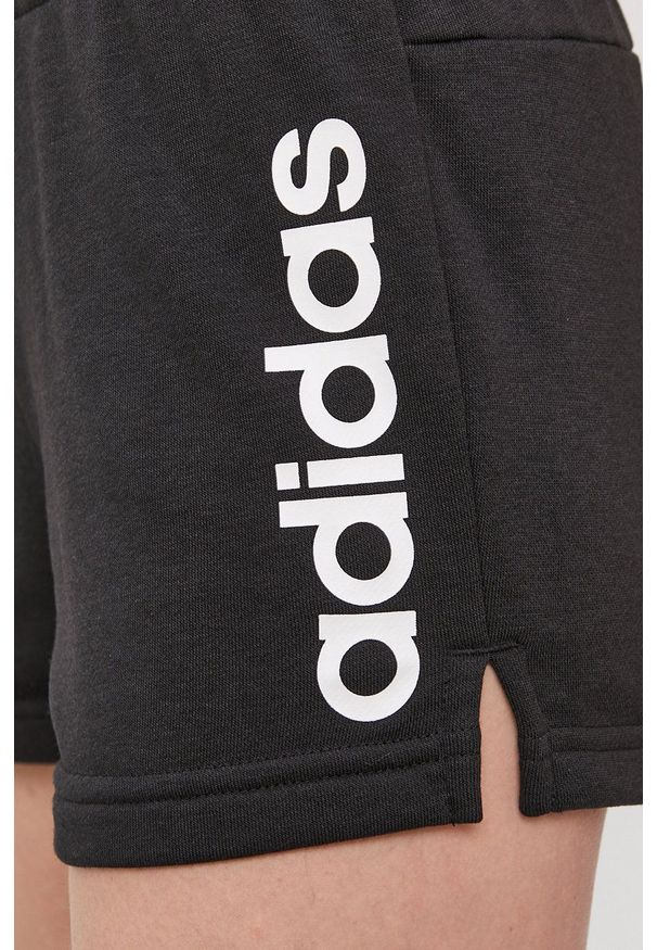 Adidas - adidas Szorty GM5524 damskie kolor czarny z nadrukiem medium waist. Okazja: na co dzień. Kolor: czarny. Wzór: nadruk. Styl: casual