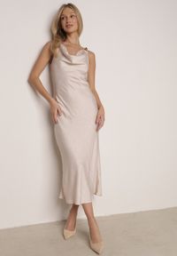 Born2be - Beżowa Satynowa Sukienka na Ozdobnych Ramiączkach z Dekoltem Woda Avalentara. Okazja: na co dzień, na imprezę. Typ kołnierza: dekolt woda. Kolor: beżowy. Materiał: satyna. Długość rękawa: na ramiączkach. Typ sukienki: proste. Styl: casual, elegancki #7