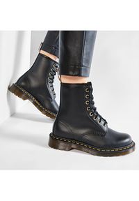 Dr. Martens Glany Vegan 1460 14045001 Czarny. Kolor: czarny. Materiał: skóra