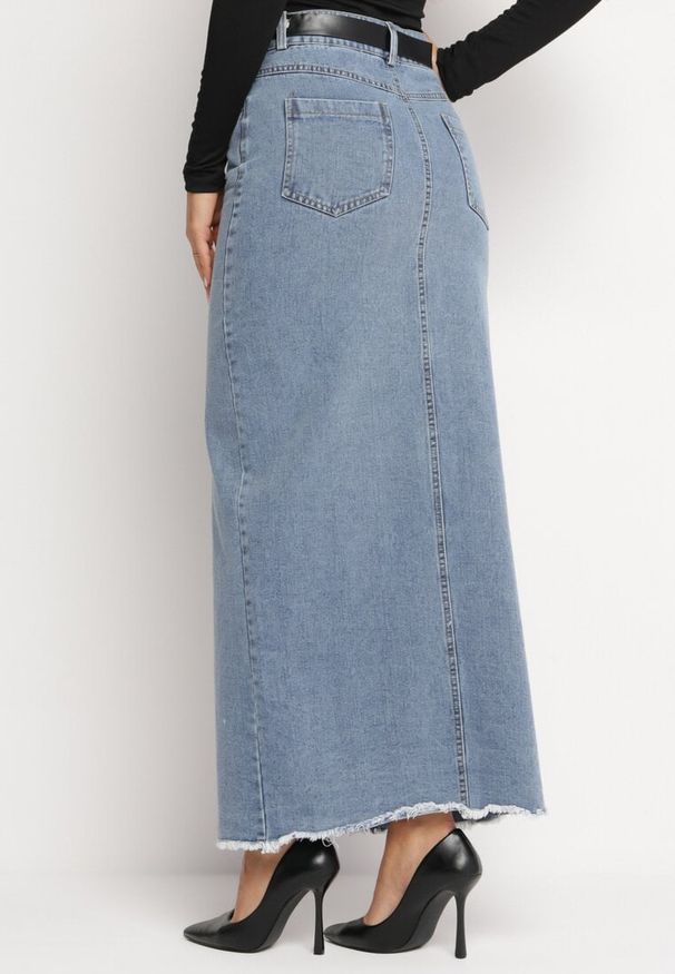 Born2be - Niebieska Jeansowa Spódnica Maxi z Paskiem Goergen. Stan: podwyższony. Kolor: niebieski. Materiał: jeans. Wzór: aplikacja