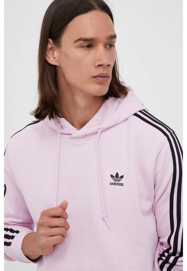 adidas Originals bluza męska kolor różowy z kapturem z aplikacją. Typ kołnierza: kaptur. Kolor: różowy. Materiał: materiał. Długość rękawa: długi rękaw. Długość: długie. Wzór: aplikacja