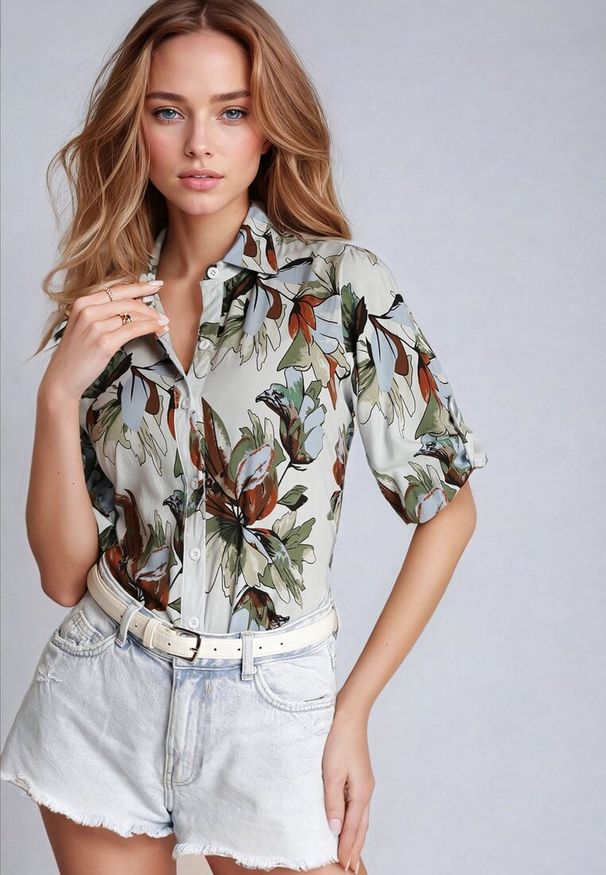 Born2be - Jasnoniebieska Wiskozowa Koszula z Rękawami 3/4 i Guzikami Yoguste. Okazja: na co dzień. Kolor: niebieski. Materiał: wiskoza. Styl: casual, elegancki