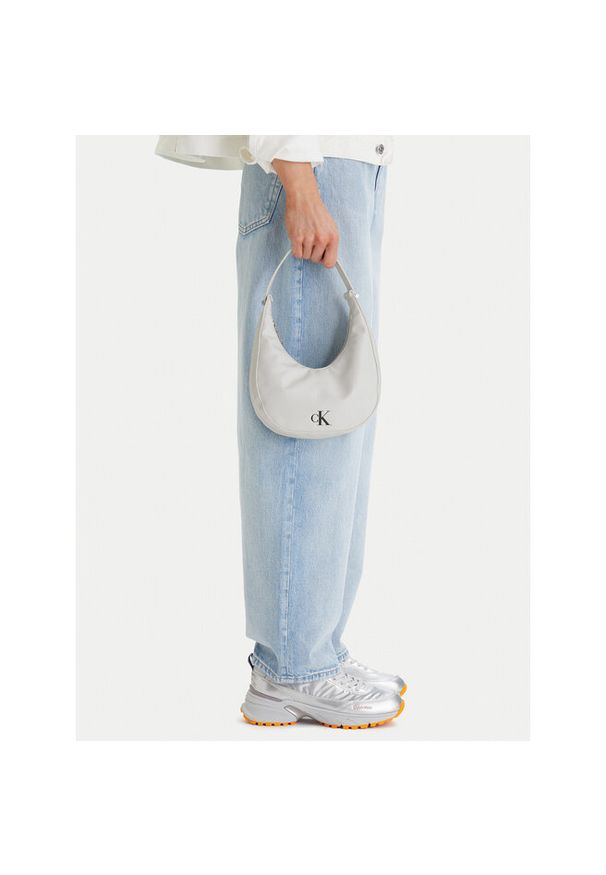 Torebka Calvin Klein. Kolor: biały