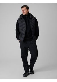 4f - 4F Bezrękawnik z wypełnieniem syntetycznym męski - czarny 3XL. Typ kołnierza: kaptur. Kolor: czarny. Materiał: syntetyk. Długość rękawa: bez rękawów. Wzór: jodełka #2