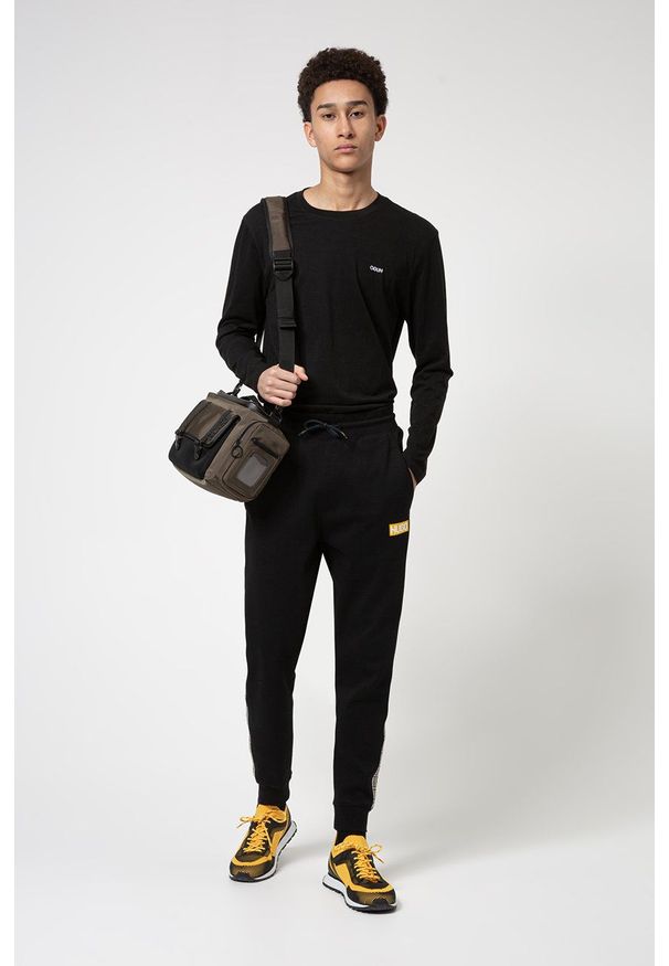 Hugo - Longsleeve. Okazja: na co dzień. Kolor: czarny. Materiał: bawełna, dzianina. Długość rękawa: długi rękaw. Wzór: gładki. Styl: casual