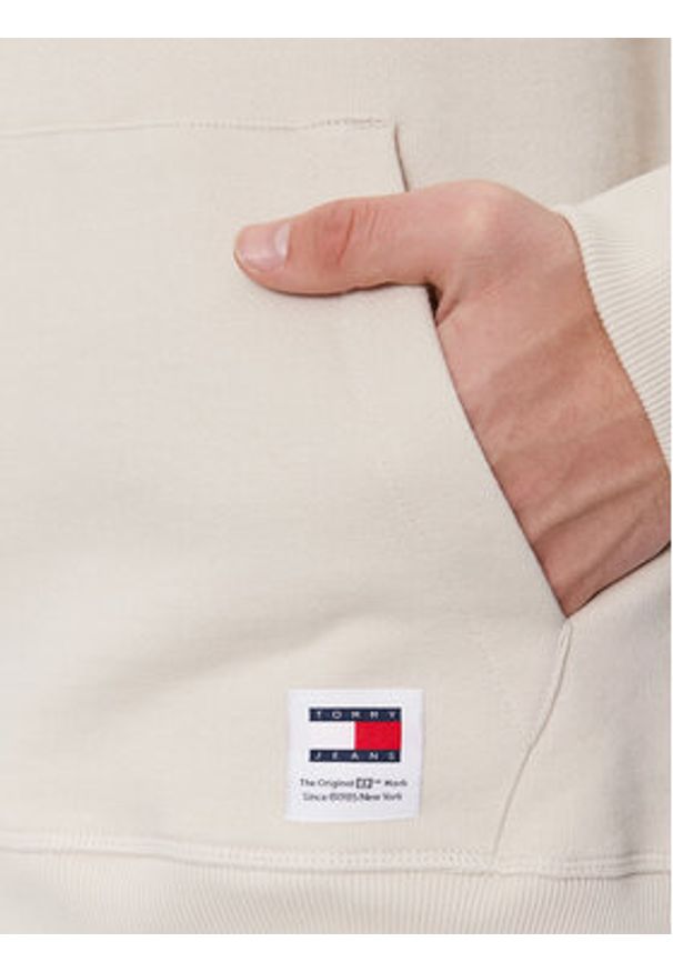 Tommy Jeans Bluza Bold Classics DM0DM18413 Beżowy Regular Fit. Kolor: beżowy. Materiał: bawełna