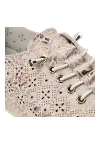 Półbuty damskie Filippo, cholewka ze skóry naturalnej o ażurowym wzorze klasyczne sznurowanie lekka elastyczna podeszwa, multikolor, DP7532/26. Zapięcie: sznurówki. Kolor: beżowy. Materiał: skóra. Szerokość cholewki: normalna. Wzór: ażurowy. Styl: klasyczny #4