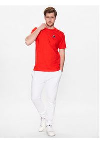 Le Coq Sportif T-Shirt 2310608 Czerwony Regular Fit. Kolor: czerwony. Materiał: bawełna