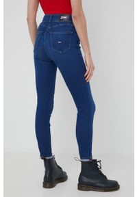 Tommy Jeans jeansy CE353 damskie high waist. Stan: podwyższony. Kolor: niebieski
