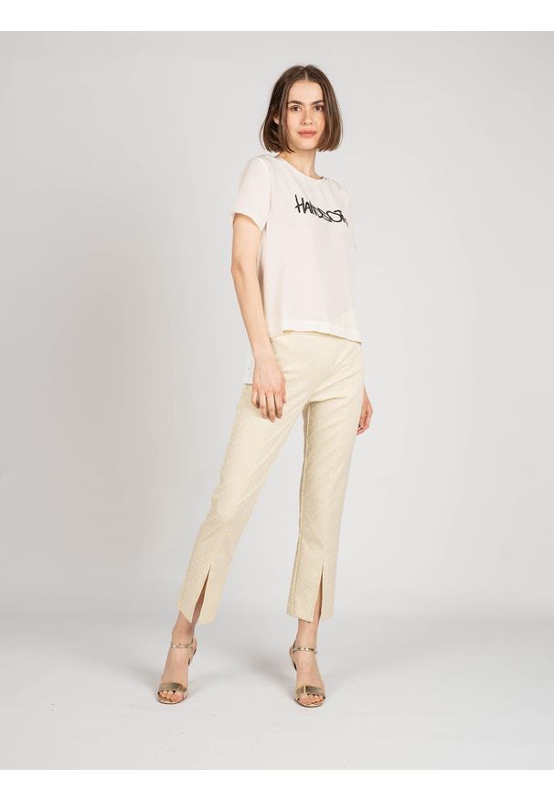 Patrizia Pepe T-shirt "Silk Top" | 8J0853/A5H9A | Kobieta | Biały. Okazja: na co dzień. Kolor: biały. Materiał: jedwab. Długość rękawa: krótki rękaw. Długość: krótkie. Wzór: nadruk, aplikacja. Styl: casual