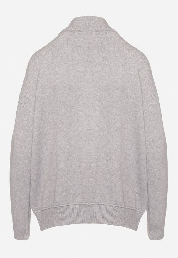 Born2be - Szary Golf o Klasycznym Kroju Zapinany na Cyrkoniowe Guziki przy Ramieniu Mariena. Okazja: na spotkanie biznesowe. Typ kołnierza: golf. Kolor: szary. Materiał: jeans. Długość rękawa: długi rękaw. Długość: długie. Styl: klasyczny