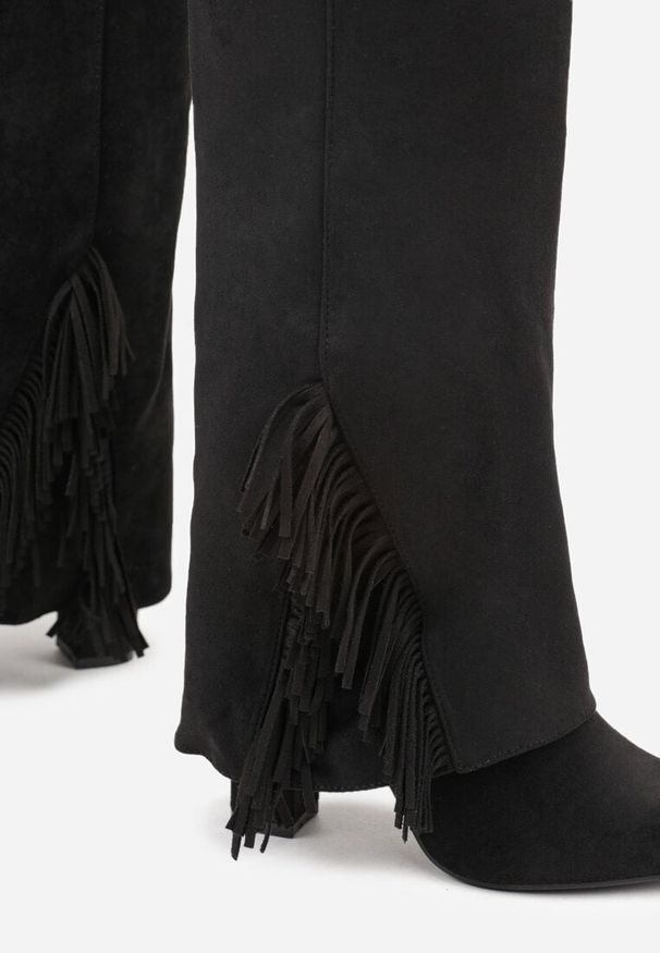 Renee - Czarne Kozaki na Słupkowym Obcasie z Cholewką Imitującą Nogawkę z Frędzlami Linafela. Kolor: czarny. Materiał: zamsz, koronka. Szerokość cholewki: normalna. Obcas: na obcasie. Styl: elegancki. Wysokość obcasa: średni