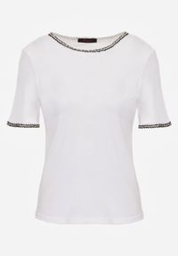 Born2be - Biały Bawełniany T-shirt z Metaliczną Lamówką przy Dekolcie i Rękawach Ianania. Okazja: do pracy, na co dzień. Kolor: biały. Materiał: bawełna. Styl: elegancki, klasyczny, casual #6