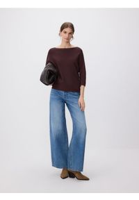 Reserved - Sweter z wiskozą - brązowy. Kolor: brązowy. Materiał: wiskoza. Wzór: gładki