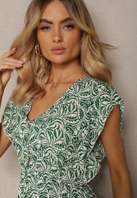 Renee - Zielona Bawełniana Sukienka na Lato z Elastyczną Gumką w Pasie i Falbankami Przy Ramionach Jovenia. Typ kołnierza: kołnierz z falbankami. Kolor: zielony. Materiał: bawełna. Sezon: lato #3