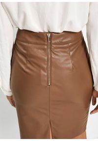 bonprix - Spódnica ołówkowa z imitacji skóry. Kolor: brązowy. Materiał: skóra #3