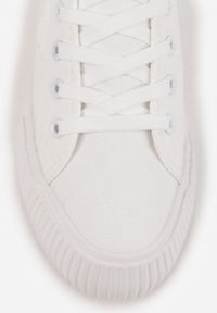 Born2be - Białe Trampki VICES na Grubej Podeszwie z Tłoczeniami z Trójkątną Aplikacją Bolirea. Nosek buta: okrągły. Zapięcie: sznurówki. Kolor: biały. Materiał: materiał. Wzór: aplikacja. Obcas: na obcasie. Wysokość obcasa: niski #3