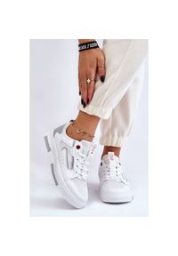 Damskie Niskie Sneakersy Cross Jeans LL2R4011C Białe. Zapięcie: sznurówki. Kolor: biały. Materiał: materiał, skóra ekologiczna. Obcas: na platformie #8