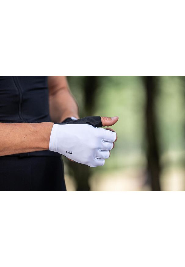 BBB CYCLING - Krótkie rękawiczki letnie BBB Cycling HighSupport. Kolor: biały. Sezon: lato. Sport: kolarstwo