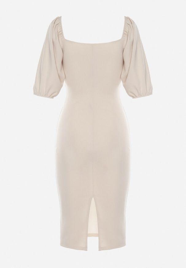 Born2be - Beżowa Sukienka Dopasowana z Paskiem i Klamrą w Talii oraz Bufiastymi Rękawami Lurdia. Okazja: na wesele, na ślub cywilny. Kolor: beżowy. Wzór: aplikacja. Styl: elegancki