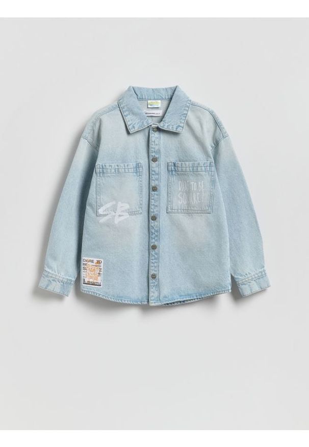 Reserved - Koszula jeansowa Spongebob - niebieski. Kolor: niebieski. Materiał: jeans