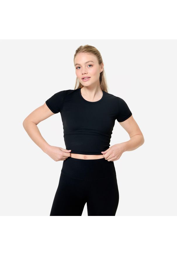 DOMYOS - Koszulka do jogi i pilatesu Breathe. Kolor: czarny. Materiał: elastan, poliamid, materiał. Sport: joga i pilates