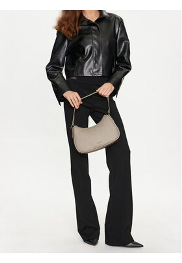 Calvin Klein Torebka Ck Refine Shoulder Bag Braid K60K612132 Szary. Kolor: szary. Materiał: skórzane