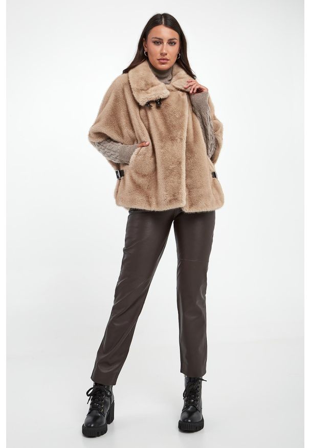 Pinko - Ponczo futrzane Comodino PINKO. Materiał: futro
