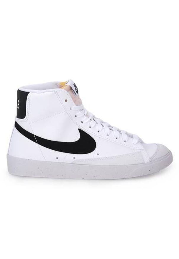 Buty do chodzenia damskie Nike 101 Blazer Mid 77 Next Nature. Zapięcie: sznurówki. Kolor: biały. Materiał: guma, skóra, syntetyk, materiał. Szerokość cholewki: normalna. Sport: turystyka piesza