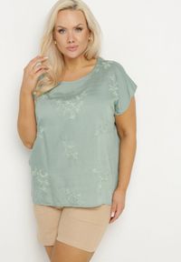 Born2be - Zielona Bluzka z Krótkim Luźnym Rękawem Mepola. Okazja: na co dzień. Kolekcja: plus size. Kolor: zielony. Materiał: jeans. Długość rękawa: krótki rękaw. Długość: krótkie. Styl: elegancki, casual #7