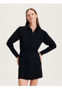 Reserved - Koszulowa sukienka mini - czarny. Kolor: czarny. Materiał: tkanina. Wzór: gładki. Typ sukienki: koszulowe. Długość: mini