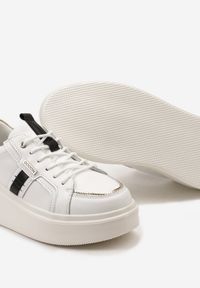 Renee - Białe Sneakersy ze Skóry Naturalnej na Platformie Ahama. Nosek buta: okrągły. Zapięcie: sznurówki. Kolor: biały. Materiał: skóra. Obcas: na platformie. Wysokość obcasa: niski #4