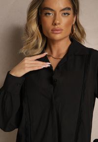 Renee - Czarna Koszula z Wiskozą Ozdobiona Koronką Tenamara. Okazja: na co dzień. Kolor: czarny. Materiał: koronka, wiskoza. Wzór: aplikacja, koronka. Styl: klasyczny, elegancki, casual #4
