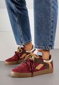 Renee - Bordowe Sneakersy Kultowe Tenisówki z Podwójnymi Sznurówkami Luvitta. Okazja: na co dzień, na spacer. Kolor: czerwony. Materiał: satyna, skóra. Sport: bieganie, turystyka piesza #6