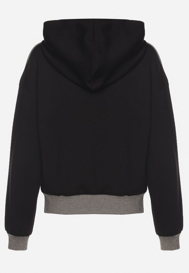 Born2be - Czarna Bluza z Kapturem Metaliczną Nitką i Ściągaczami Ulinisa. Okazja: na spacer, na co dzień. Typ kołnierza: kaptur. Kolor: czarny. Materiał: jeans. Długość rękawa: długi rękaw. Długość: długie. Styl: casual, elegancki