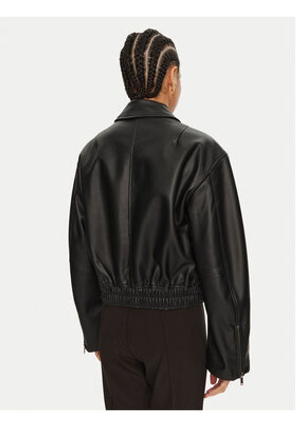 Gina Tricot Kurtka z imitacji skóry 23136 Czarny Loose Fit. Kolor: czarny. Materiał: skóra
