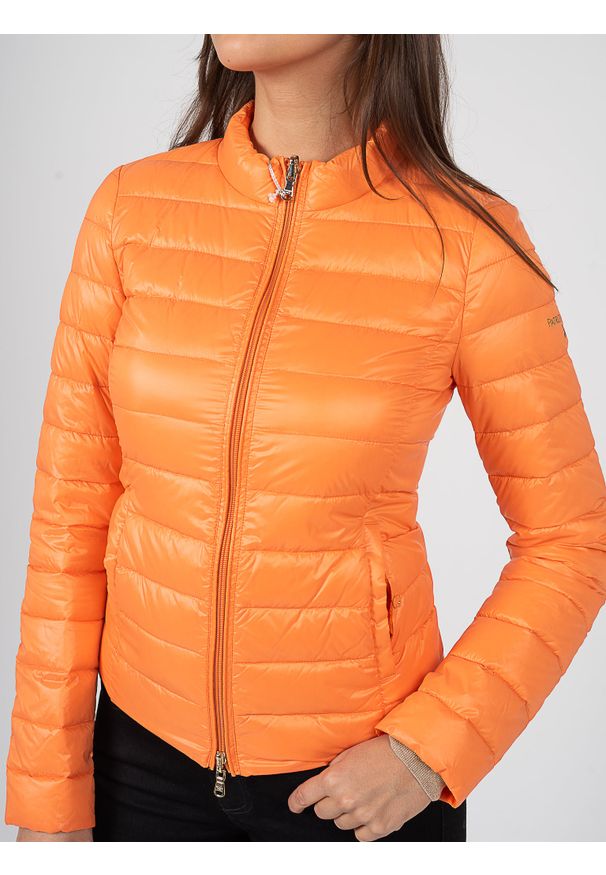 Patrizia Pepe Kurtka "Light Down" | CO0178/A503 | Kobieta | Pomarańczowy. Okazja: na co dzień. Typ kołnierza: kołnierzyk stójkowy. Kolor: pomarańczowy. Materiał: poliamid. Wzór: nadruk. Styl: casual, elegancki