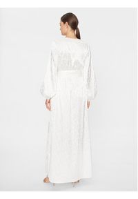 YAS Sukienka wieczorowa 26030290 Biały Regular Fit. Kolor: biały. Materiał: syntetyk. Styl: wizytowy