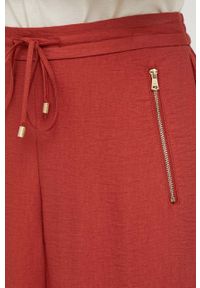 DKNY - Dkny spodnie damskie kolor bordowy proste high waist. Okazja: na co dzień. Stan: podwyższony. Kolor: czerwony. Materiał: tkanina. Styl: casual #2